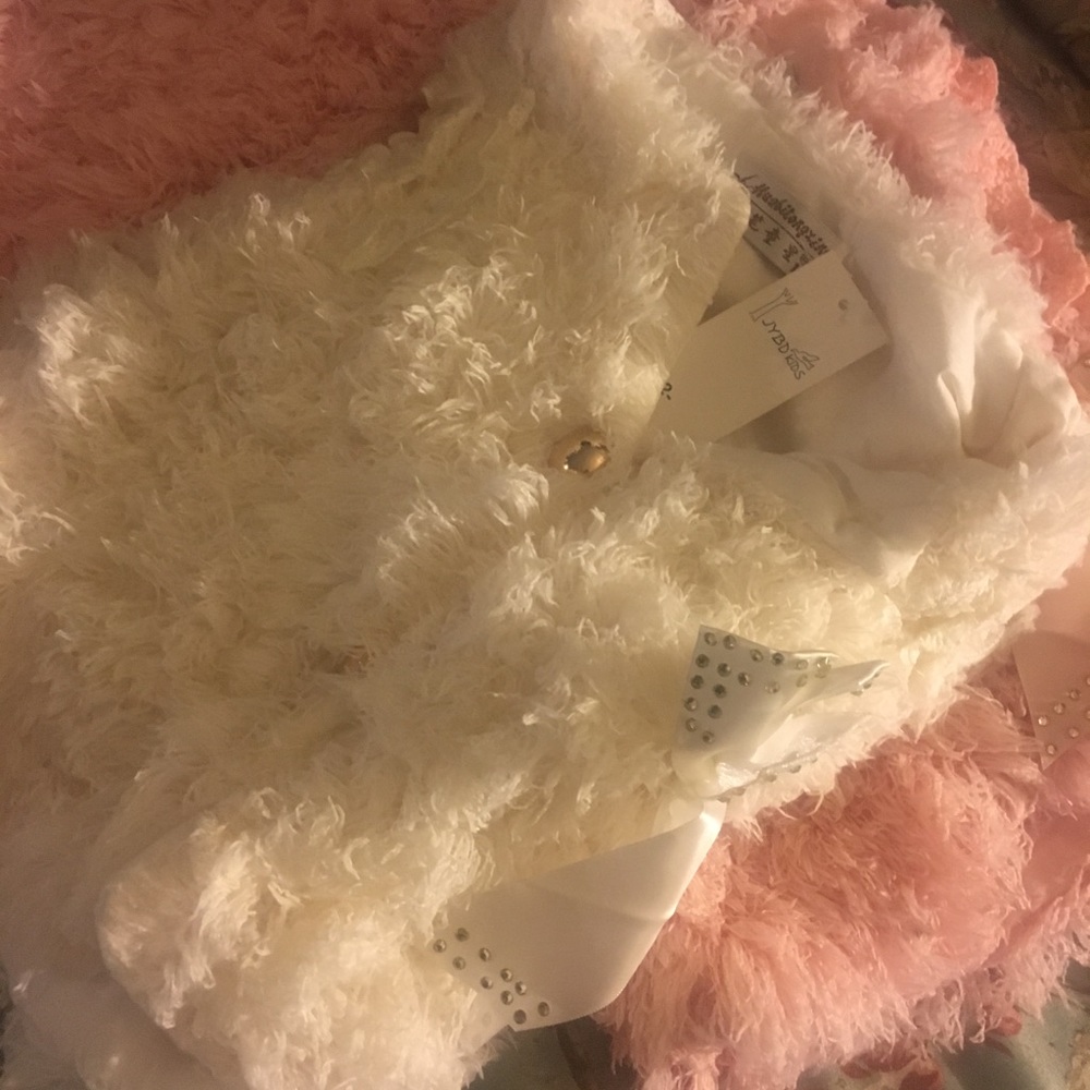 Little girl Fur like vest ..!!